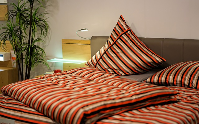 بازسازی و تغییر اتاق خواب و استفاده از رنگ نارنجی